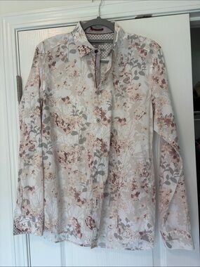 Floral Button-Up Shirt in Soft Beige and Dusty Rose Ted Baker size 4 women’s